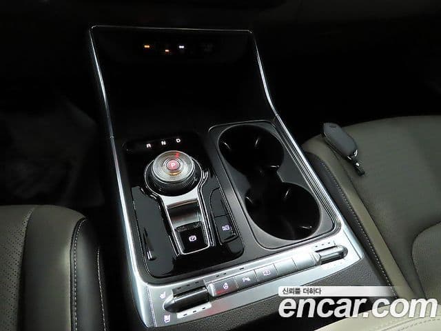 Kia Carnival 2025 — Фото 8/20
