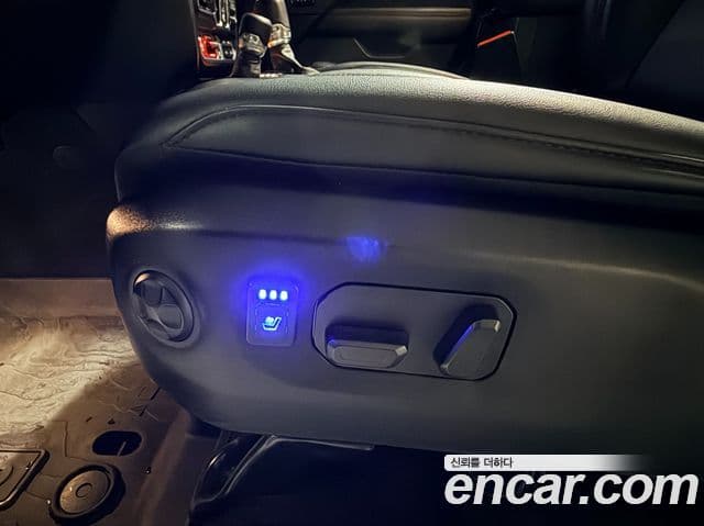 Jeep Wrangler 2024 — Şəkil 9/20