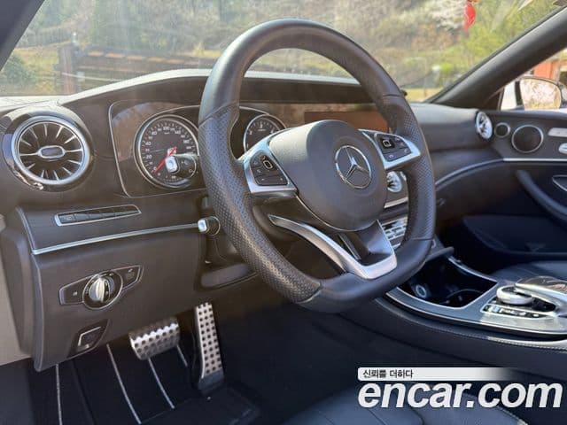 Mercedes-Benz E-Class 2018 — ფოტო 8/12