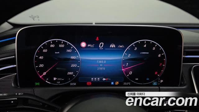 Mercedes-Benz E-Class 2024 — ფოტო 8/20