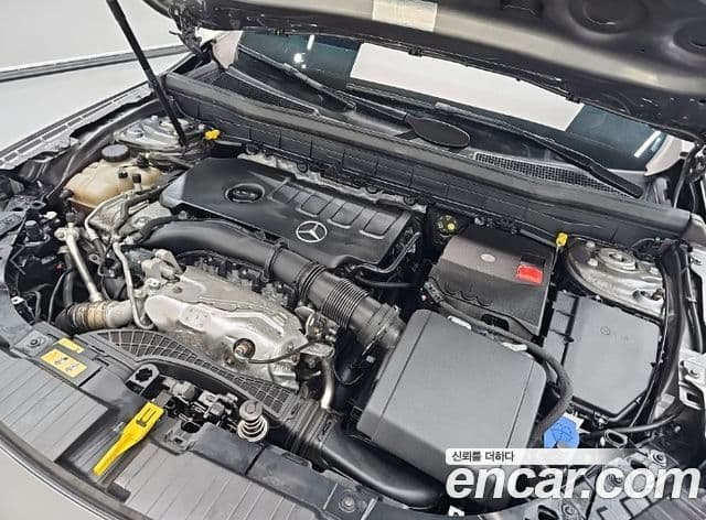 Mercedes-Benz GLB-Class 2020 — Şəkil 4/18