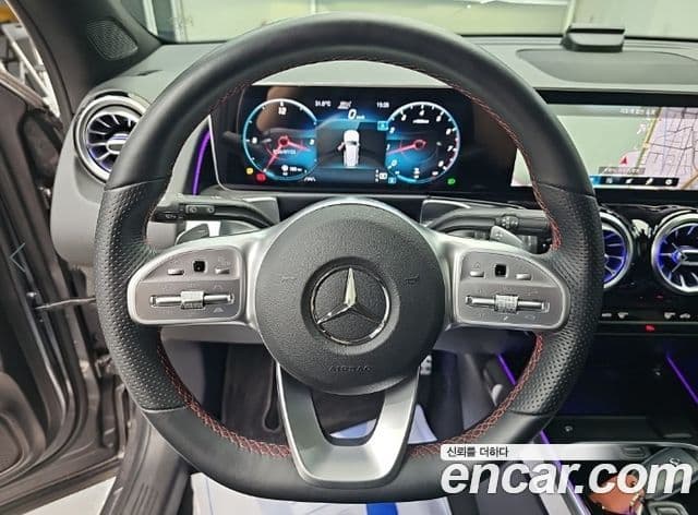 Mercedes-Benz GLB-Class 2020 — Şəkil 8/18