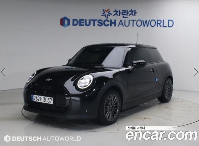 Mini Cooper C 2024 — Фото 1/20