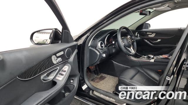 Mercedes-Benz C-Class 2019 — Фото 10/20