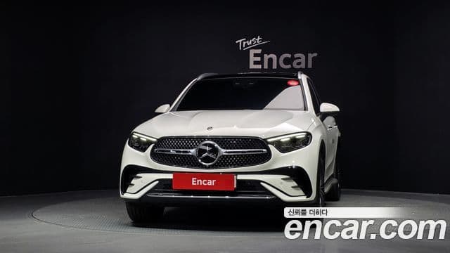 Mercedes-Benz GLC-Class 2024 — Photo 27/32