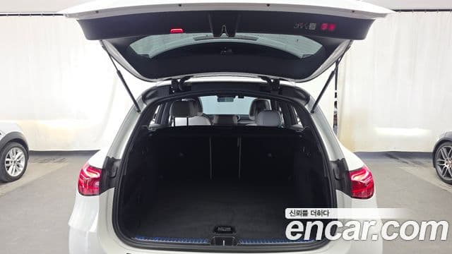 Mercedes-Benz GLC-Class 2024 — Photo 20/32
