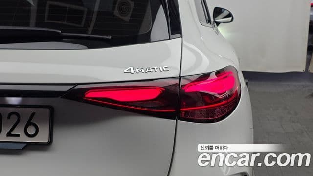 Mercedes-Benz GLC-Class 2024 — Photo 28/32