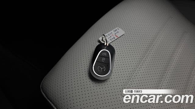 Mercedes-Benz GLC-Class 2024 — Photo 25/32