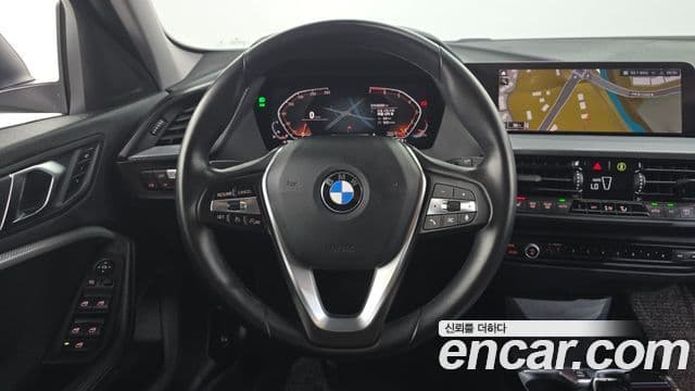BMW 1 Series 2022 — Şəkil 14/20