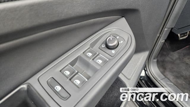 Volkswagen Golf 2025 — Photo 14/34