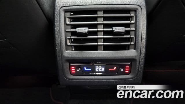 Volkswagen Golf 2025 — Photo 30/34