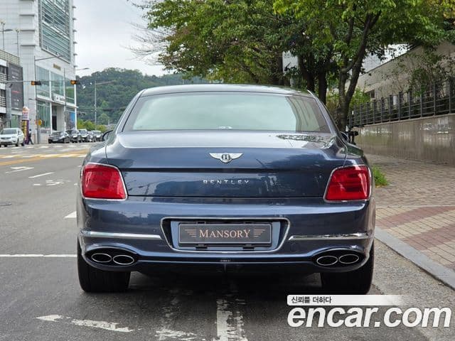 Bentley Flying Spur 2021 — Şəkil 9/20