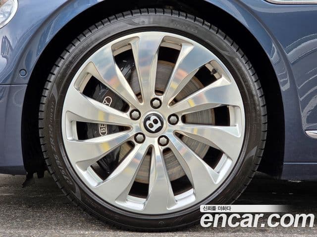 Bentley Flying Spur 2021 — Şəkil 13/20