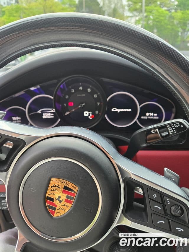 Porsche Cayenne 2022 — ფოტო 4/5