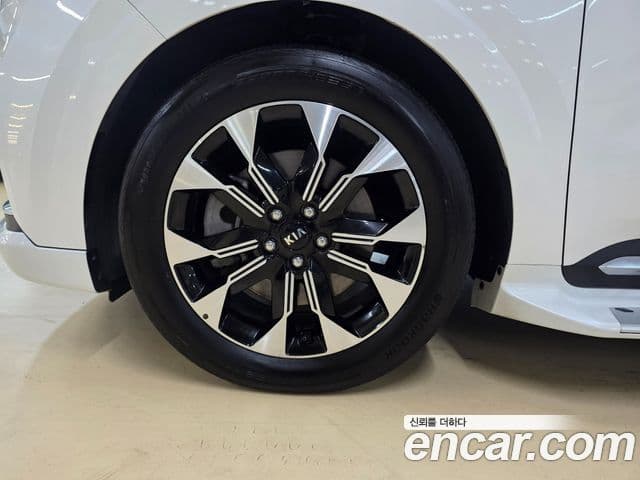 Kia Carnival 2021 — Şəkil 17/20