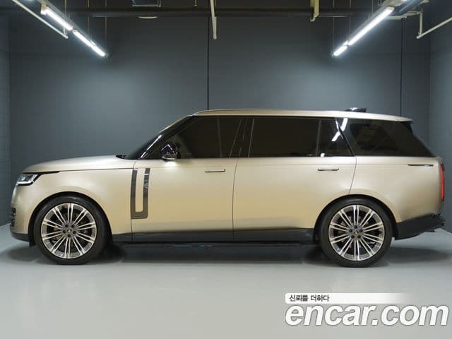 Land Rover Range Rover 2024 — ფოტო 10/20