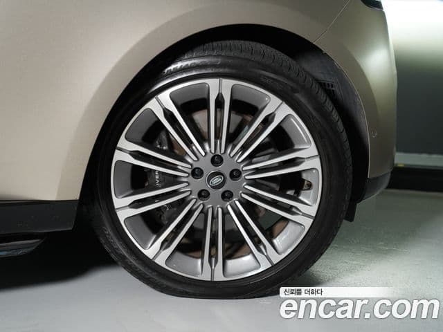 Land Rover Range Rover 2024 — ფოტო 12/20