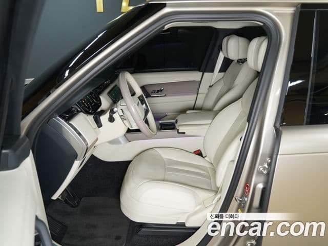 Land Rover Range Rover 2024 — ფოტო 16/20