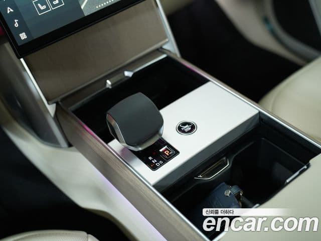 Land Rover Range Rover 2024 — ფოტო 4/20