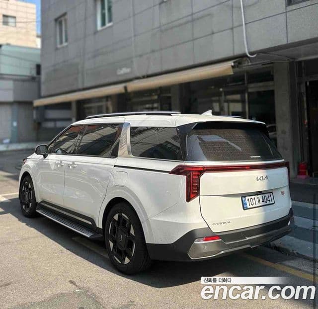 Kia Carnival 2024 — ფოტო 2/3