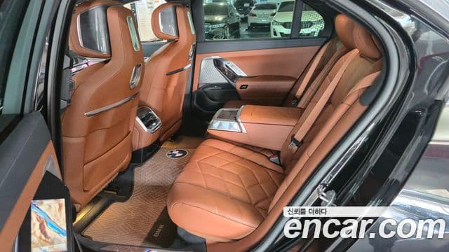 BMW 7 Series 2024 — ფოტო 9/20