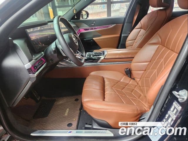 BMW 7 Series 2024 — ფოტო 12/20