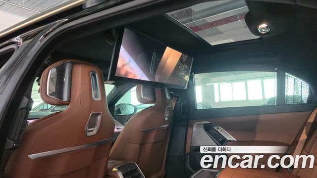 BMW 7 Series 2024 — ფოტო 19/20