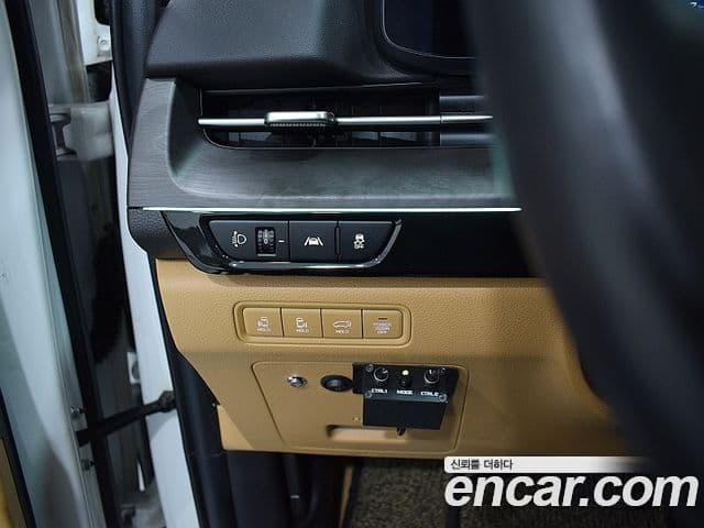 Kia Carnival 2021 — фото 11 из 18