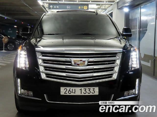 Cadillac Escalade 2018 — Şəkil 1/18