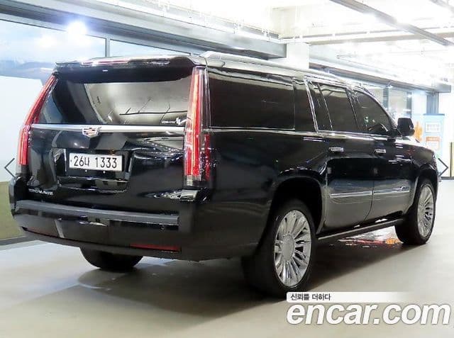 Cadillac Escalade 2018 — Şəkil 3/18