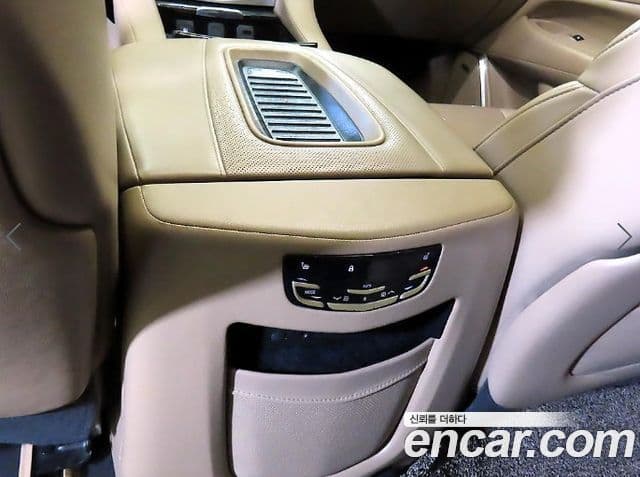 Cadillac Escalade 2018 — Şəkil 13/18