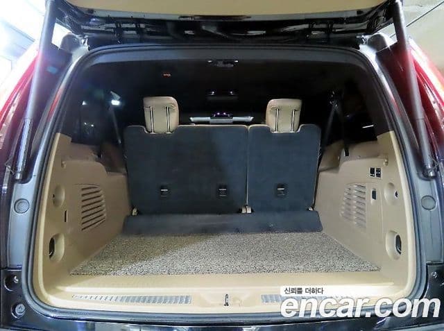 Cadillac Escalade 2018 — Şəkil 17/18