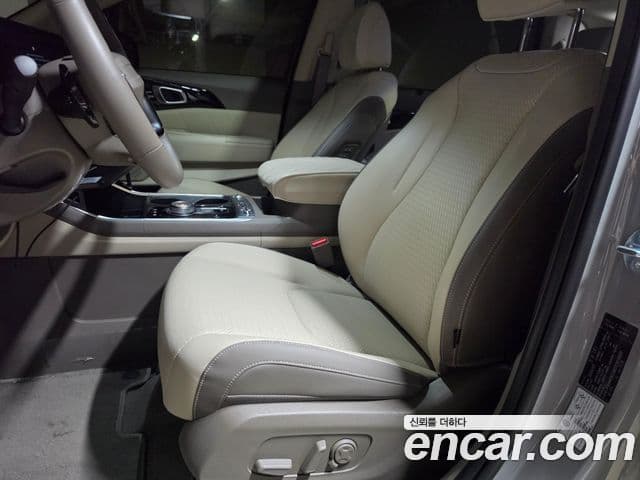 Kia Carnival 2025 — Şəkil 8/17