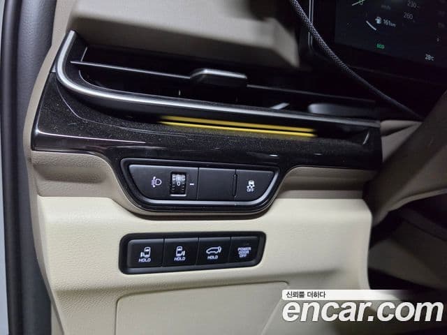 Kia Carnival 2025 — Şəkil 12/17