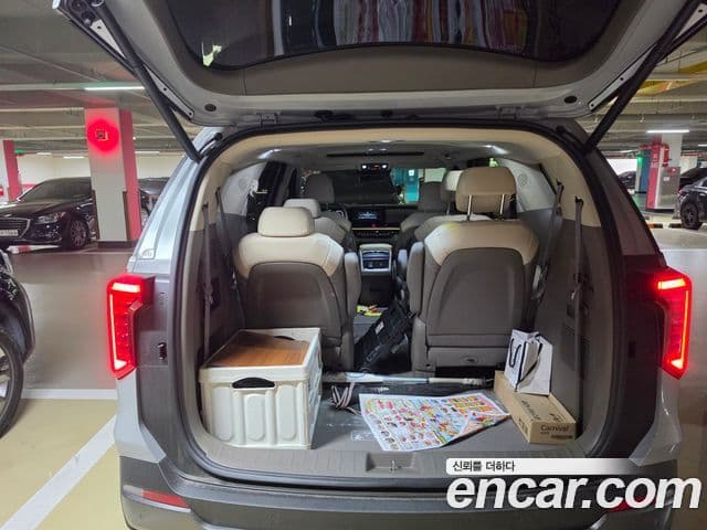 Kia Carnival 2025 — Şəkil 16/17