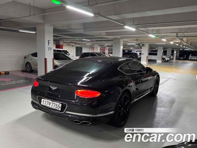 Bentley Continental GT 2020 — Фото 4/16