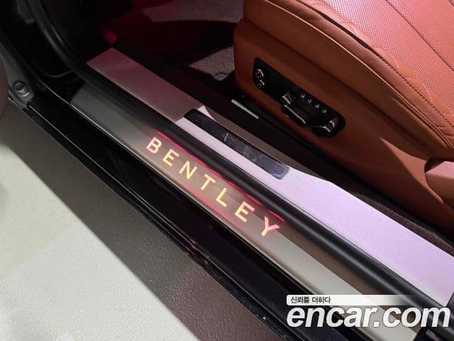 Bentley Continental GT 2020 — Фото 9/16