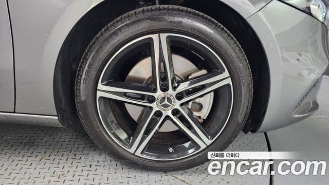 Mercedes-Benz A-Class 2020 — ფოტო 5/20