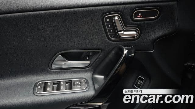 Mercedes-Benz A-Class 2020 — ფოტო 17/20