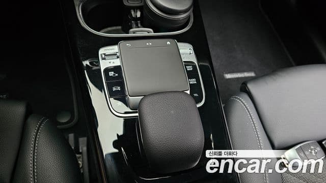 Mercedes-Benz A-Class 2020 — ფოტო 18/20