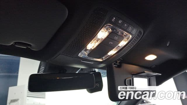 Mercedes-Benz A-Class 2020 — ფოტო 19/20