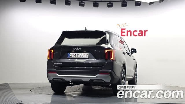 Kia Sorento 2023 — ფოტო 4/20