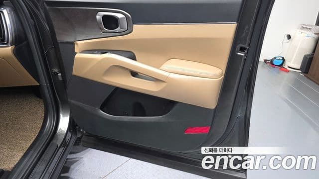 Kia Sorento 2023 — Photo 16/32