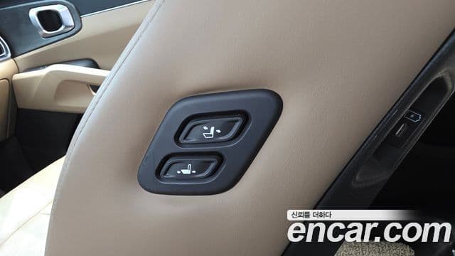 Kia Sorento 2023 — Photo 1/32