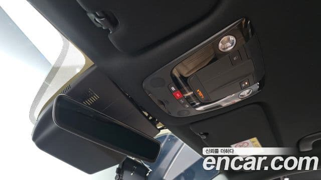 Kia Sorento 2023 — Photo 18/32