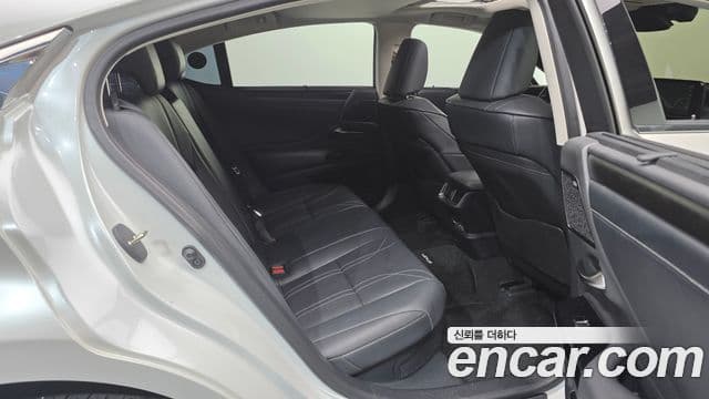 Lexus ES300h 2024 — Şəkil 11/20