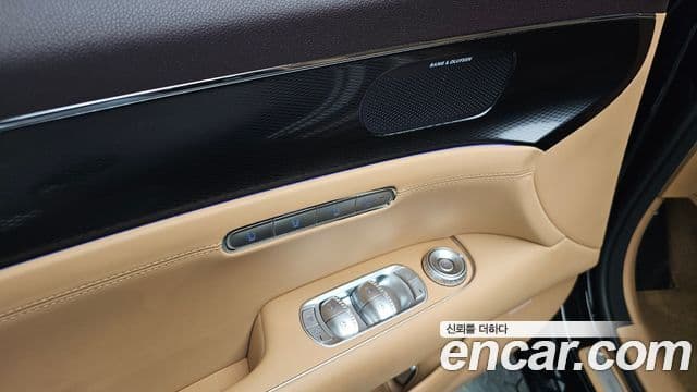 Genesis G90 2022 — Photo 19/39