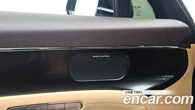 Genesis G90 2022 — Photo 4/39