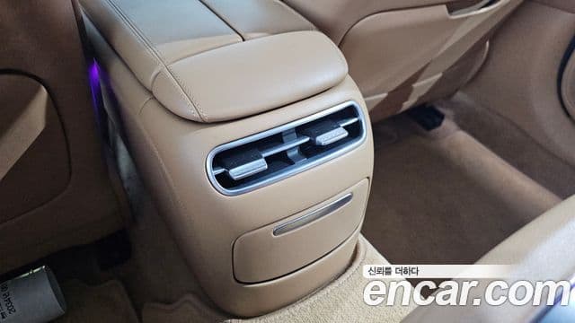 Genesis G90 2022 — Photo 29/39