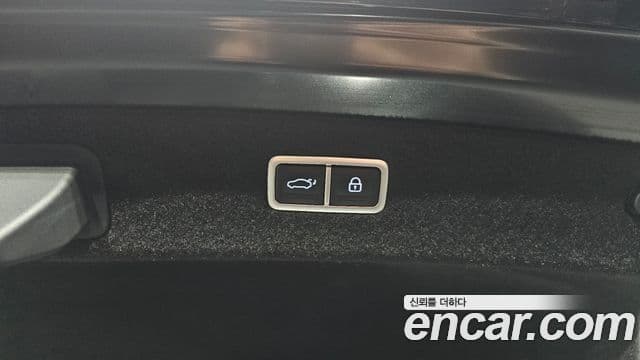 Genesis G90 2022 — Photo 38/39